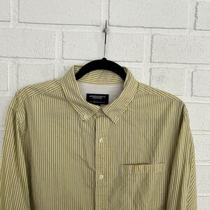 American Eagle Button Up Shirt Mens Large Athletic Fit Pale Yellow Striped